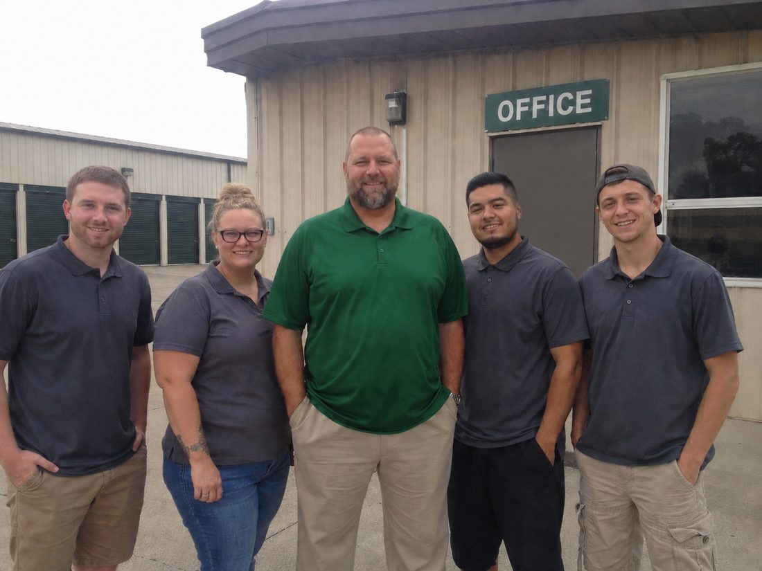 Pest control professionals in Edina, MN